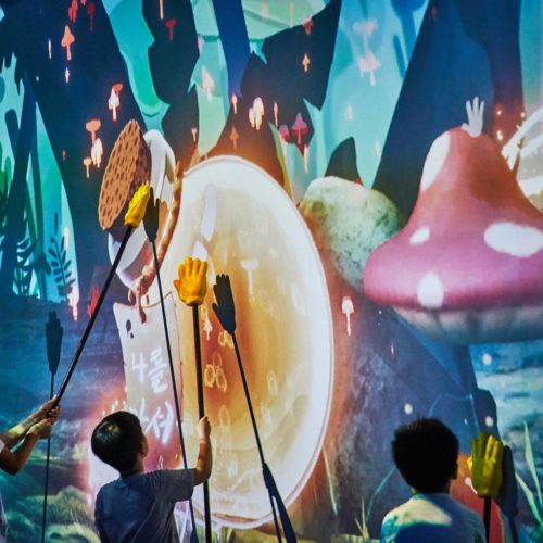 Alice in the Wonderland interactive and immersive experience in Seoul